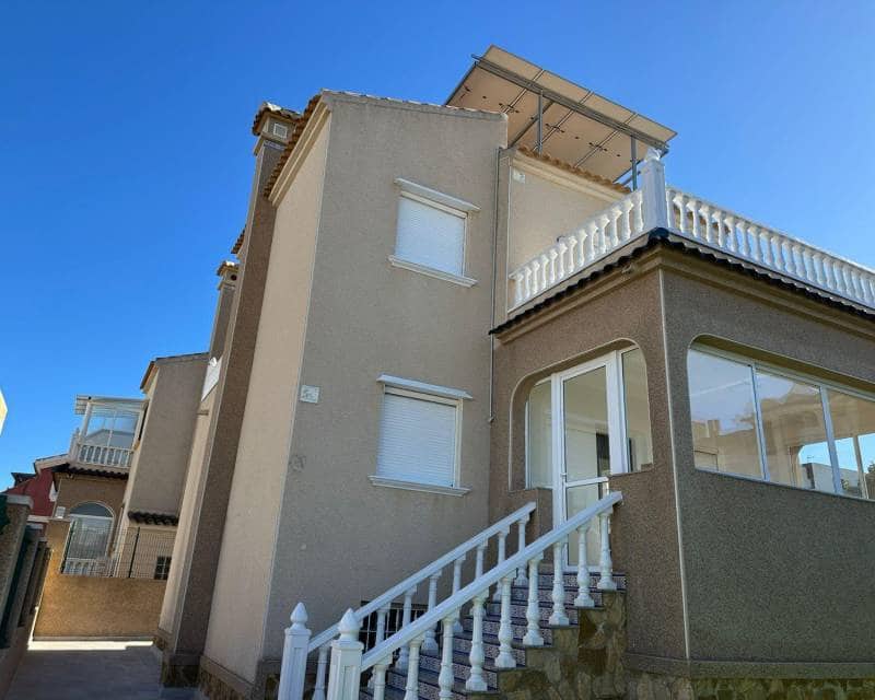 4 sovrum Villa till salu i Torrevieja med pool - 470 000 € (Ref: 10030924)