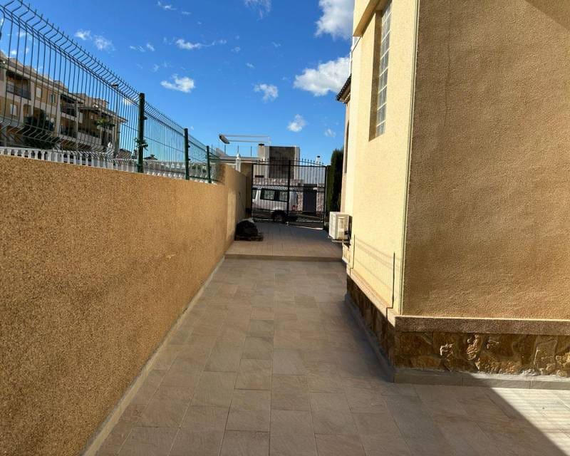 4 sovrum Villa till salu i Torrevieja med pool - 470 000 € (Ref: 10030924)