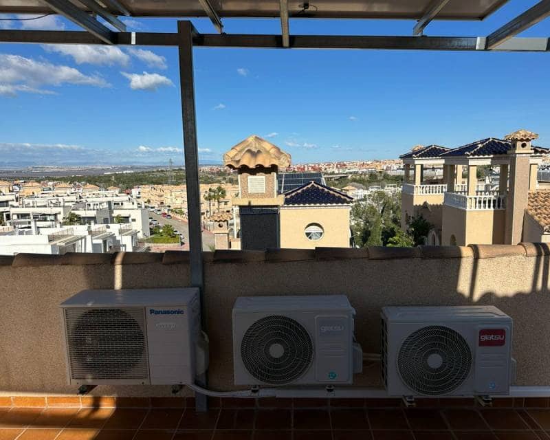 4 sovrum Villa till salu i Torrevieja med pool - 470 000 € (Ref: 10030924)