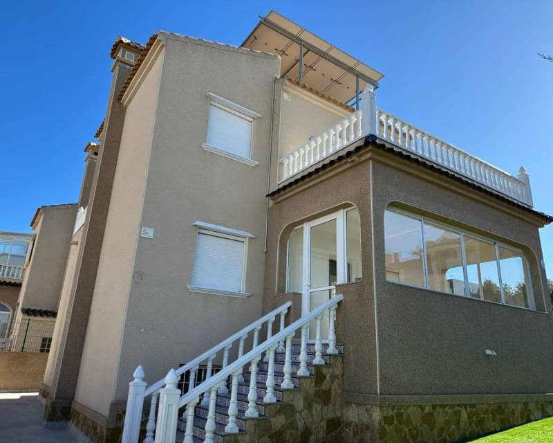 4 sovrum Villa till salu i Torrevieja med pool - 470 000 € (Ref: 10030924)