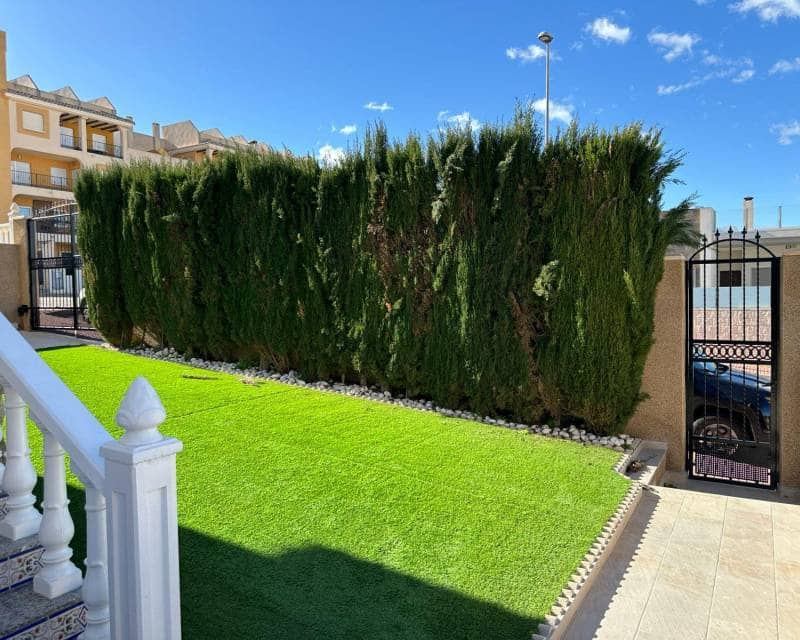 4 sovrum Villa till salu i Torrevieja med pool - 470 000 € (Ref: 10030924)