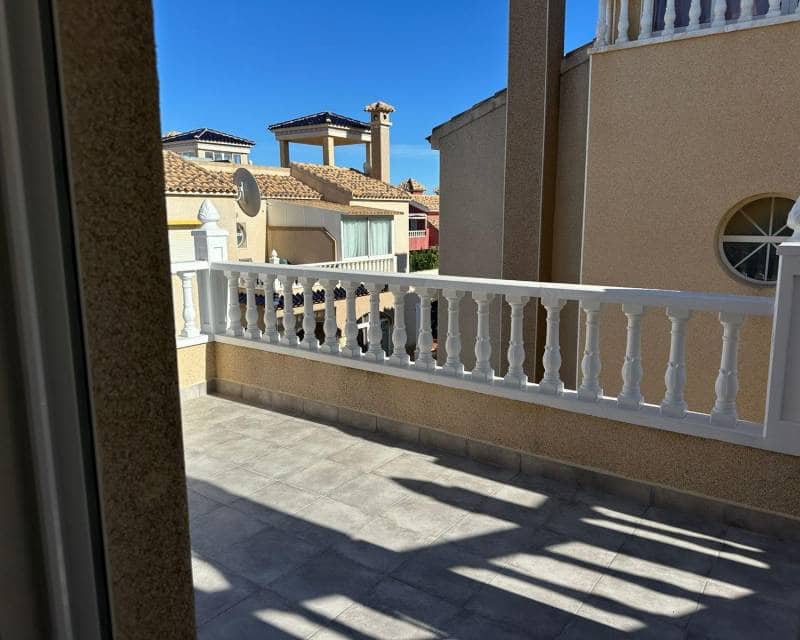 4 sovrum Villa till salu i Torrevieja med pool - 470 000 € (Ref: 10030924)