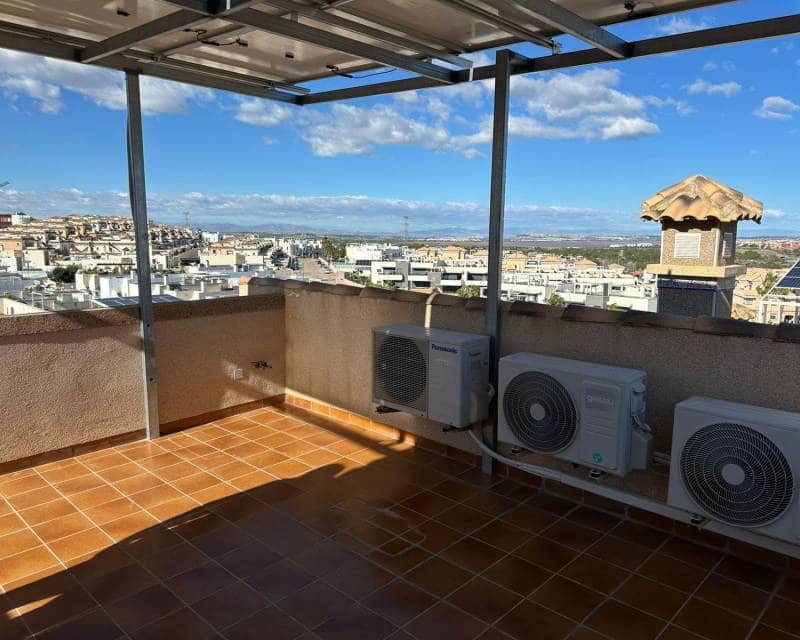 4 sovrum Villa till salu i Torrevieja med pool - 470 000 € (Ref: 10030924)