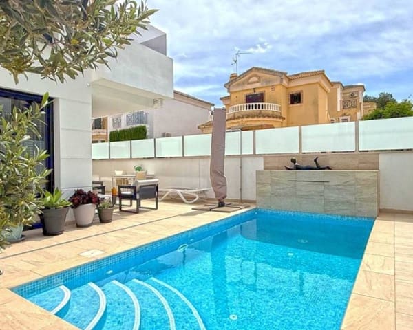 3 soverom Villa til salgs i Villamartin, Orihuela med svømmebasseng - € 495 000 (Ref: 10030925)