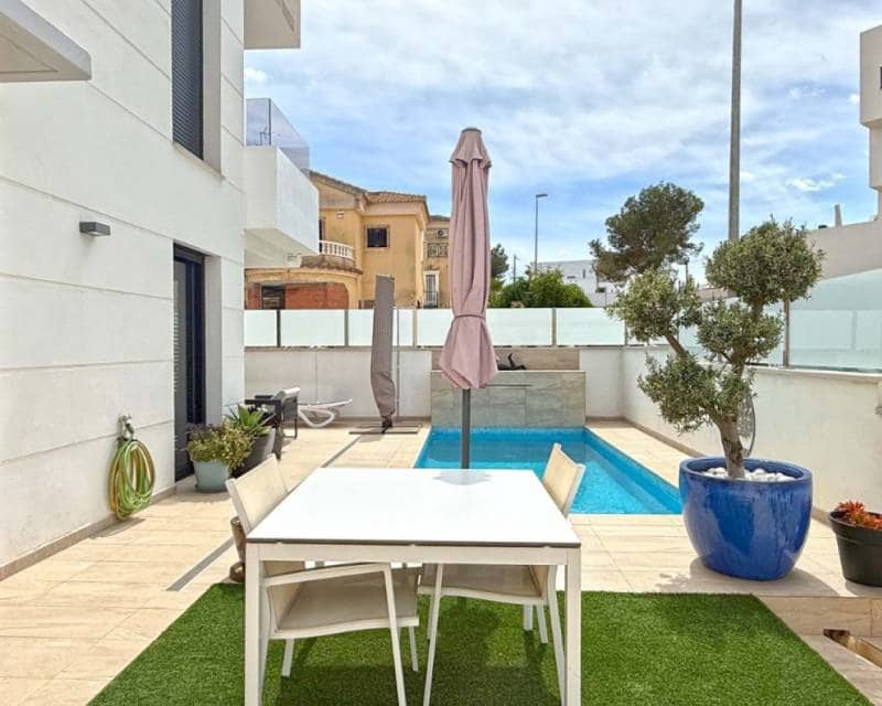 3 soverom Villa til salgs i Villamartin med svømmebasseng - € 495 000 (Ref: 10030925)