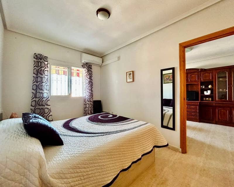 1 Zimmer Apartment zu verkaufen in Torrevieja mit Pool - 198.000 € (Ref: 10031035)