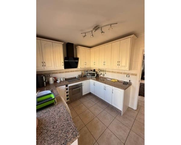 4 soveværelse Villa til salg i Villamartin, Orihuela med swimmingpool - € 410.000 (Ref: 10031039)