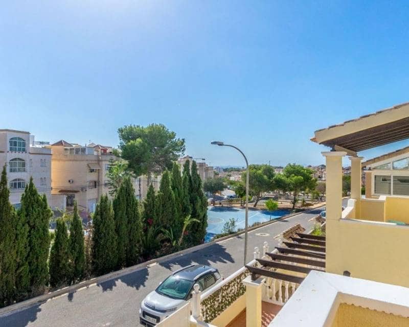 3 camera da letto Villa in vendita in Villamartin con piscina - 295.000 € (Rif: 10031119)