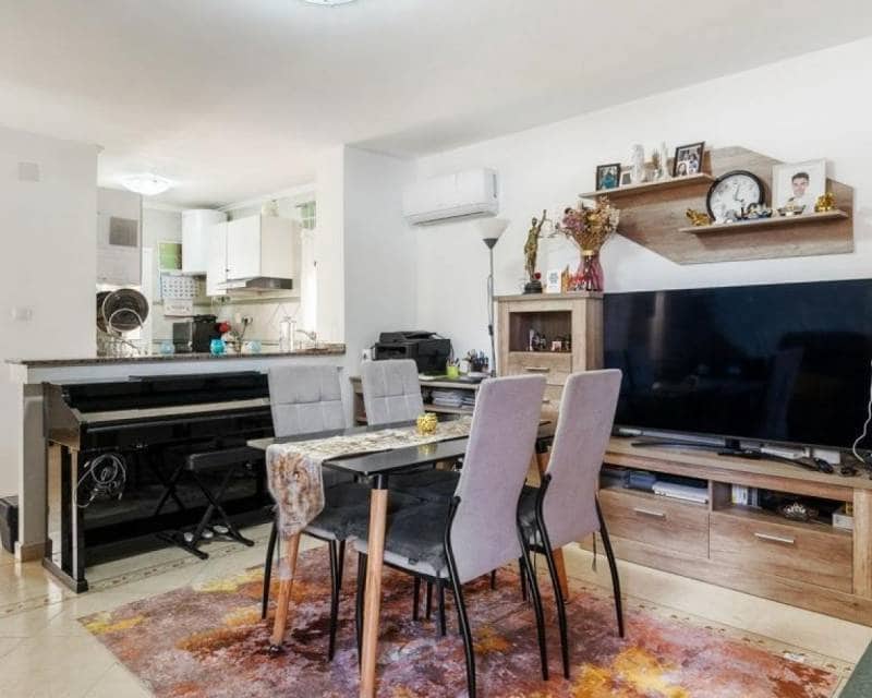 3 camera da letto Villa in vendita in Villamartin con piscina - 295.000 € (Rif: 10031119)