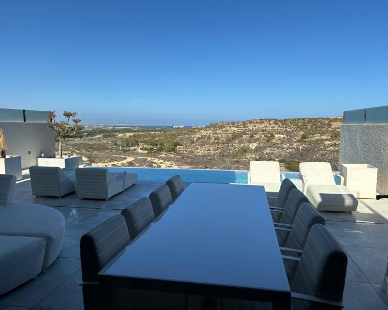 5 soveværelse Villa til salg i Ciudad Quesada med swimmingpool - € 875.000 (Ref: 10031278)