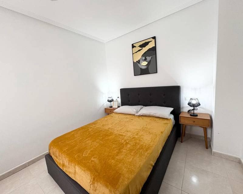 2 makuuhuone Huoneisto myytävänä paikassa Torrevieja - 173 500 € (Ref: 10031280)