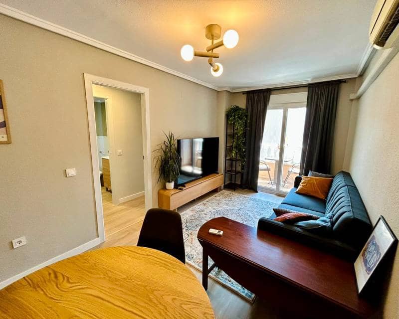 1 slaapkamer Appartement te koop in Torrevieja met zwembad - € 149.000 (Ref: 10032438)