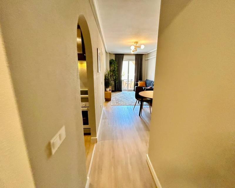 1 slaapkamer Appartement te koop in Torrevieja met zwembad - € 149.000 (Ref: 10032438)