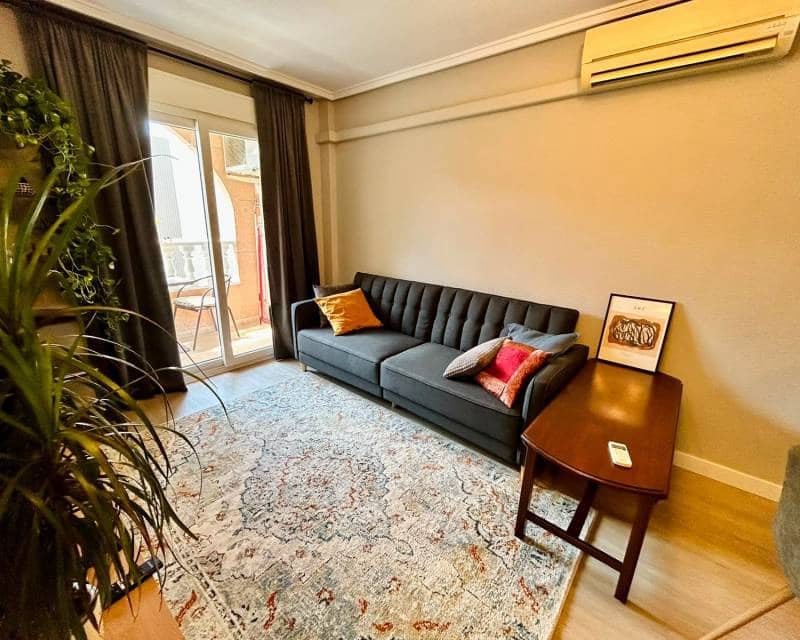 1 slaapkamer Appartement te koop in Torrevieja met zwembad - € 149.000 (Ref: 10032438)