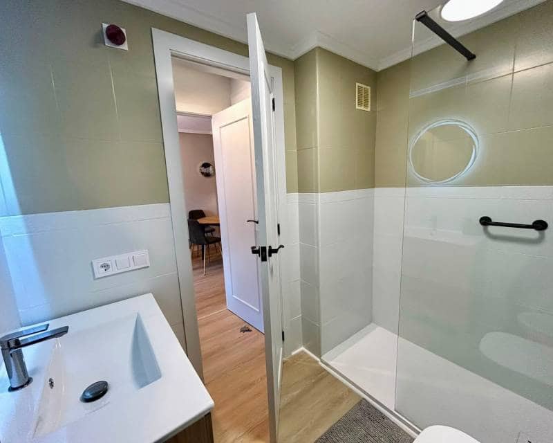 1 slaapkamer Appartement te koop in Torrevieja met zwembad - € 149.000 (Ref: 10032438)