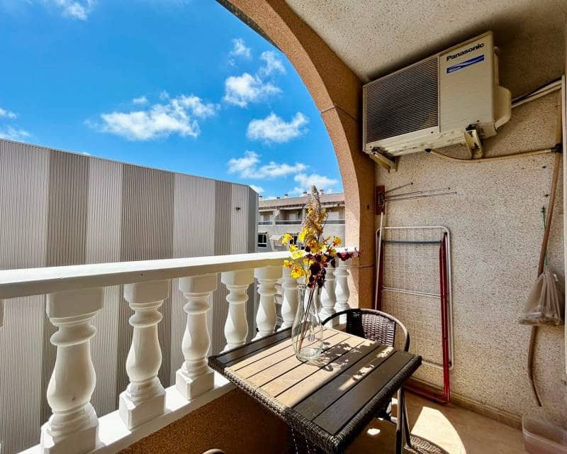 1 slaapkamer Appartement te koop in Torrevieja met zwembad - € 149.000 (Ref: 10032438)