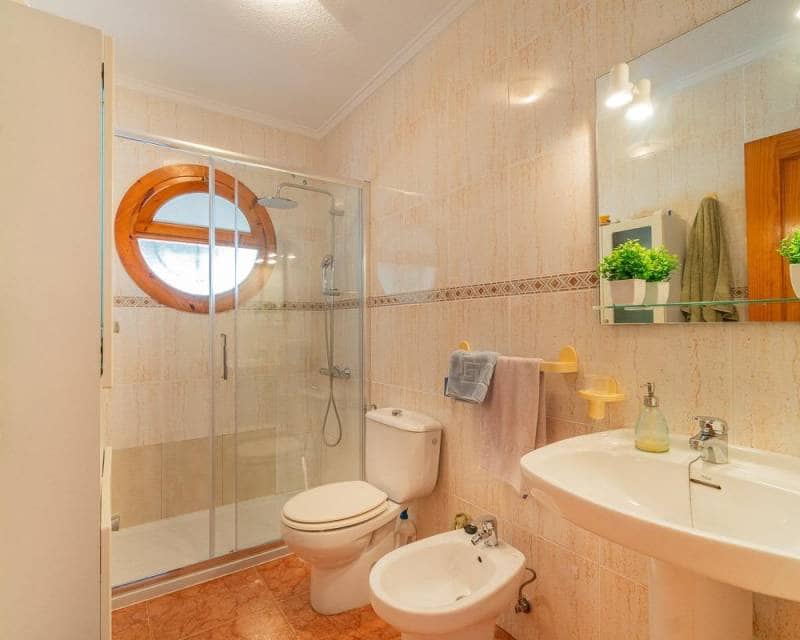 5 Zimmer Reihenhaus zu verkaufen in Playa Flamenca mit Pool - 240.000 € (Ref: 10032526)