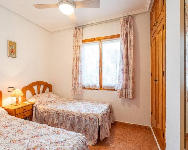 5 Zimmer Reihenhaus zu verkaufen in Playa Flamenca mit Pool - 240.000 € (Ref: 10032526)
