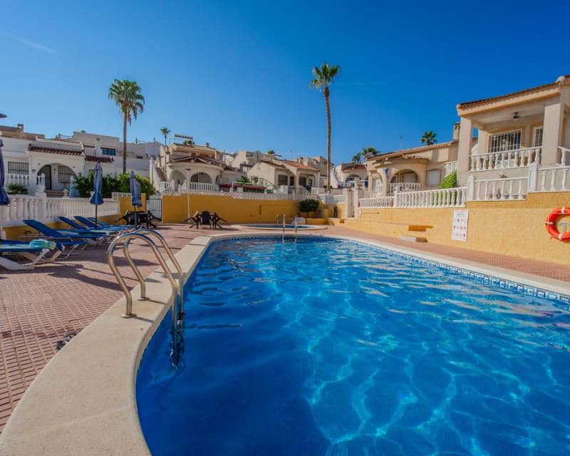 2 Zimmer Villa zu verkaufen in Ciudad Quesada mit Pool - 225.000 € (Ref: 10032528)