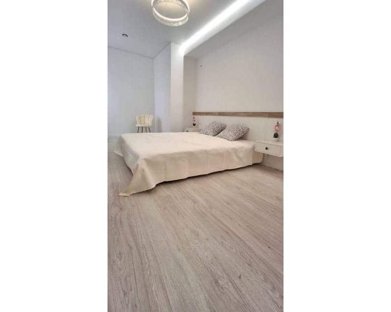 2 bedroom Beach Apartment for sale in Torrevieja - € 249,900 (Ref: 10033206)