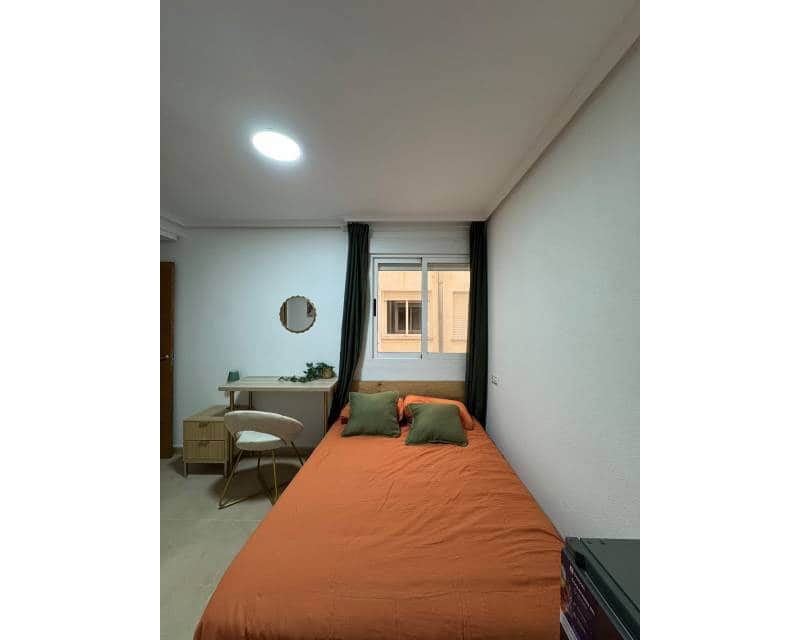 Apartamento de 5 habitaciones en Torrevieja en venta - 169.000 € (Ref: 10033274)