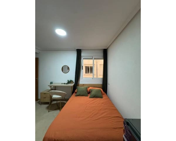 Apartamento de 5 habitaciones en Puerto Deportivo, Torrevieja en venta - 169.000 € (Ref: 10033274)