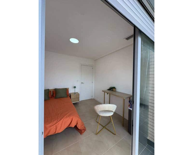 Apartamento de 5 habitaciones en Torrevieja en venta - 169.000 € (Ref: 10033274)