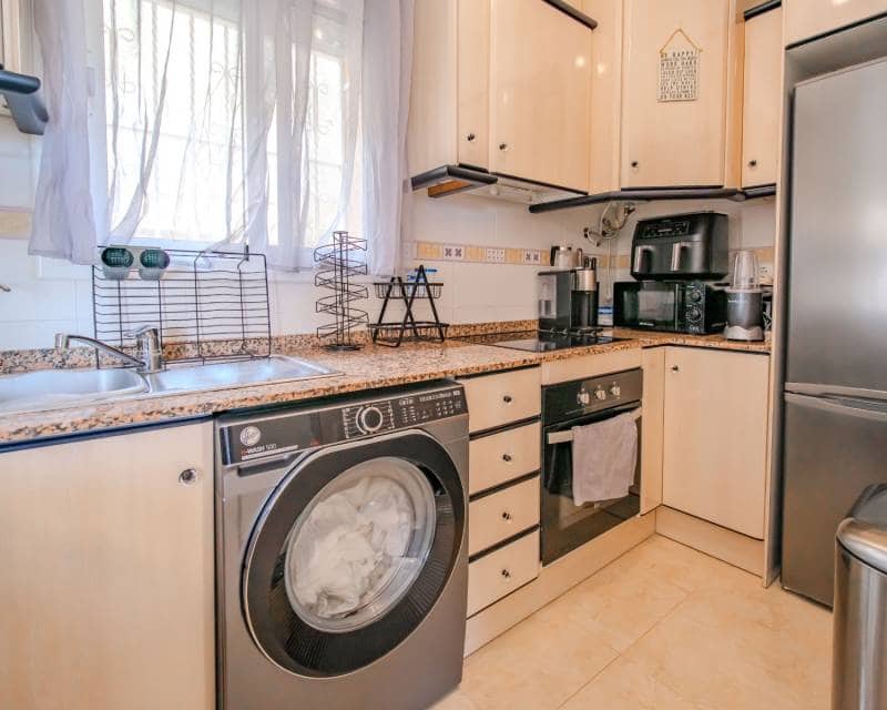 2 makuuhuone Huoneisto myytävänä paikassa La Marquesa mukana uima-altaan - 170 000 € (Ref: 10033276)