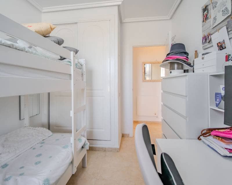 2 makuuhuone Huoneisto myytävänä paikassa La Marquesa mukana uima-altaan - 170 000 € (Ref: 10033276)