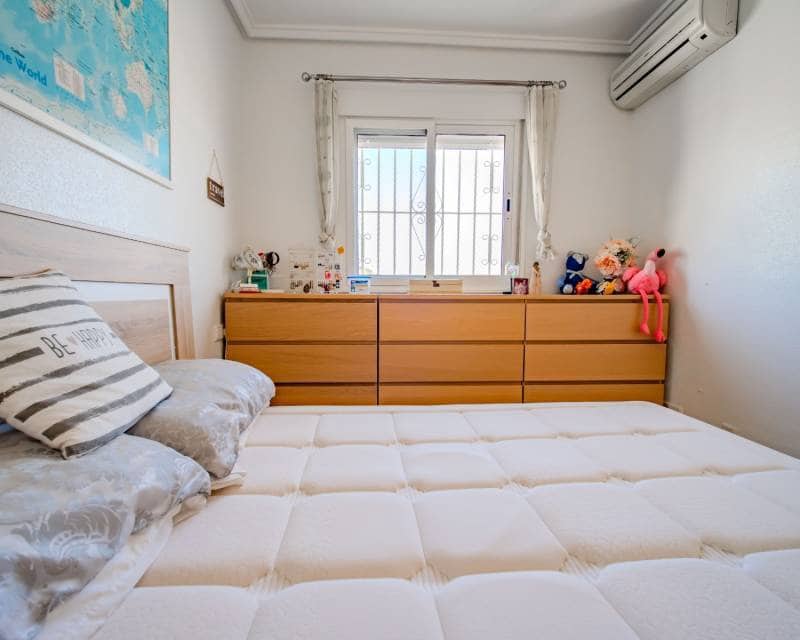 2 makuuhuone Huoneisto myytävänä paikassa La Marquesa mukana uima-altaan - 170 000 € (Ref: 10033276)