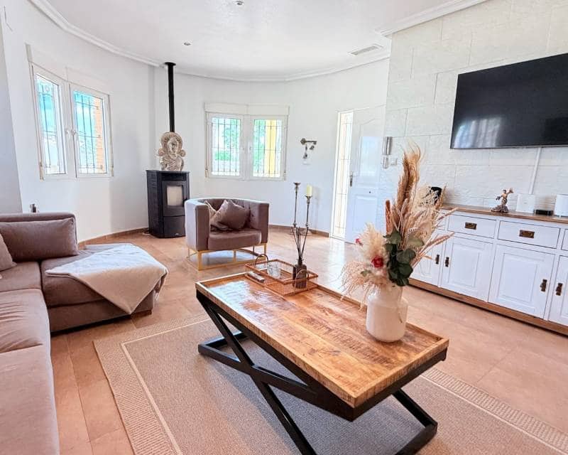 3 makuuhuone Huvila myytävänä paikassa Catral - 430 000 € (Ref: 10033277)