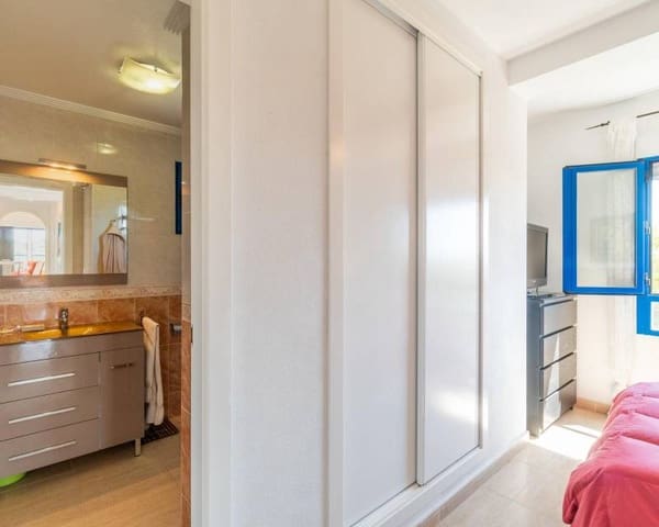 2 soveværelse Lejlighed til salg i Campoamor, Orihuela med swimmingpool - € 215.000 (Ref: 10034250)