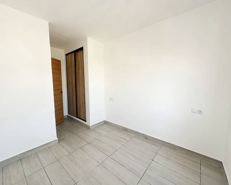 2 soverom Leilighet til salgs i Torrevieja - € 149 900 (Ref: 10034346)