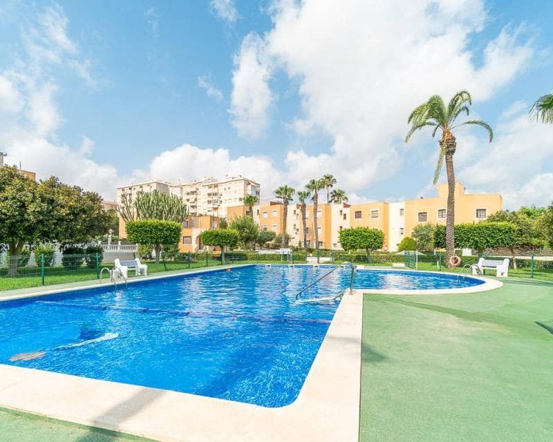 1 chambre Appartement à vendre à Torrevieja avec piscine - 149 000 € (Ref: 10034347)
