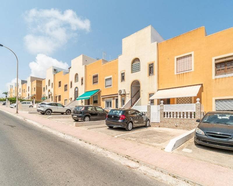 1 chambre Appartement à vendre à Torrevieja avec piscine - 149 000 € (Ref: 10034347)