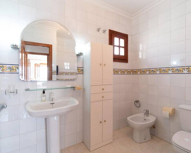 1 chambre Appartement à vendre à Torrevieja avec piscine - 149 000 € (Ref: 10034347)
