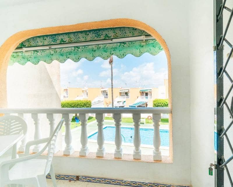 1 chambre Appartement à vendre à Torrevieja avec piscine - 149 000 € (Ref: 10034347)