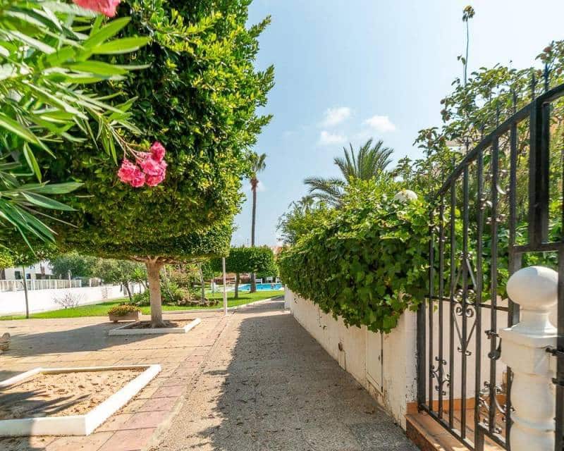 1 chambre Appartement à vendre à Torrevieja avec piscine - 149 000 € (Ref: 10034347)