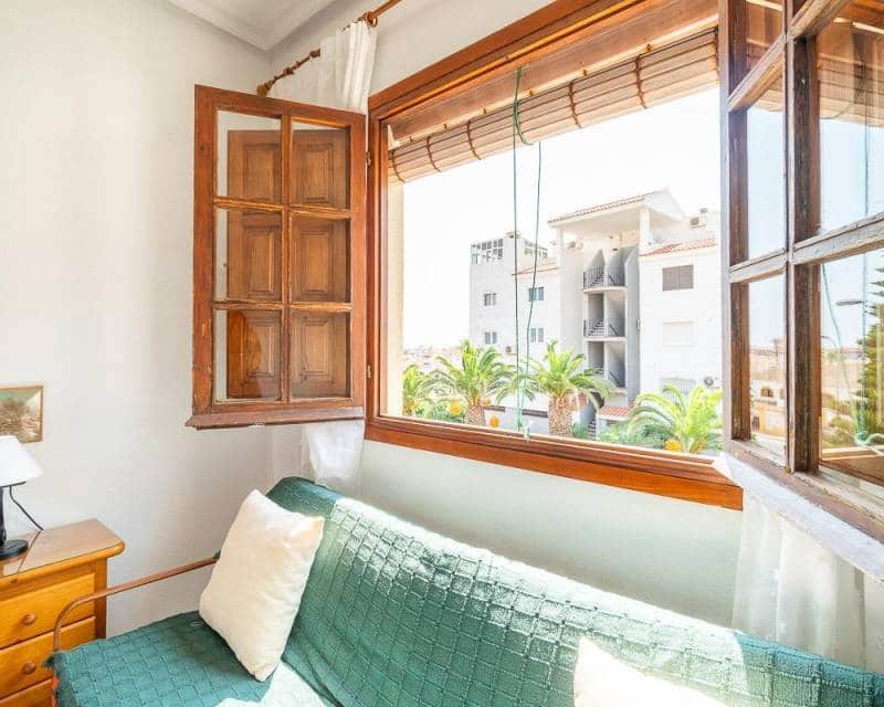 1 chambre Appartement à vendre à Torrevieja avec piscine - 149 000 € (Ref: 10034347)