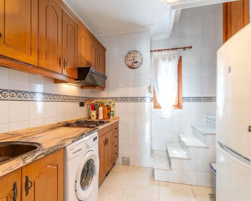 1 chambre Appartement à vendre à Torrevieja avec piscine - 149 000 € (Ref: 10034347)