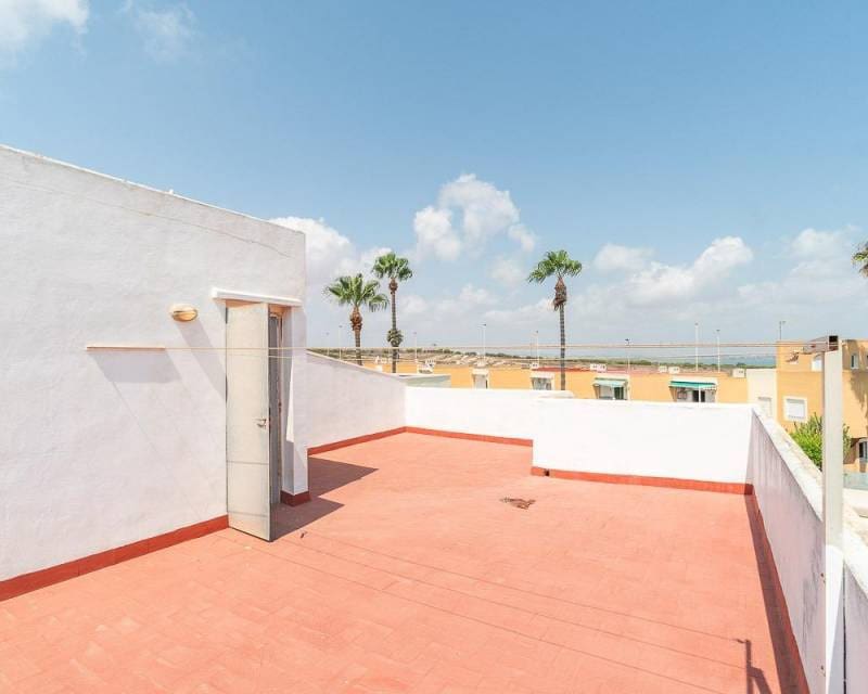 1 chambre Appartement à vendre à Torrevieja avec piscine - 149 000 € (Ref: 10034347)