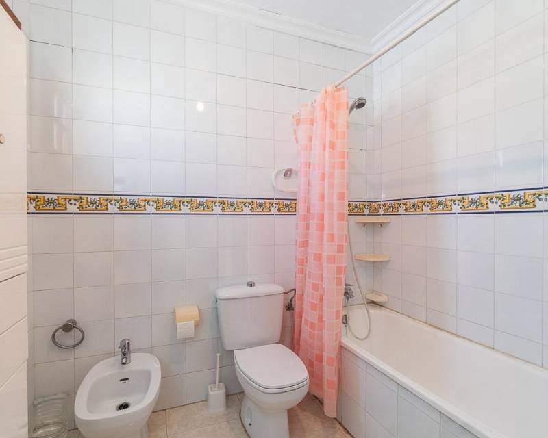 1 chambre Appartement à vendre à Torrevieja avec piscine - 149 000 € (Ref: 10034347)