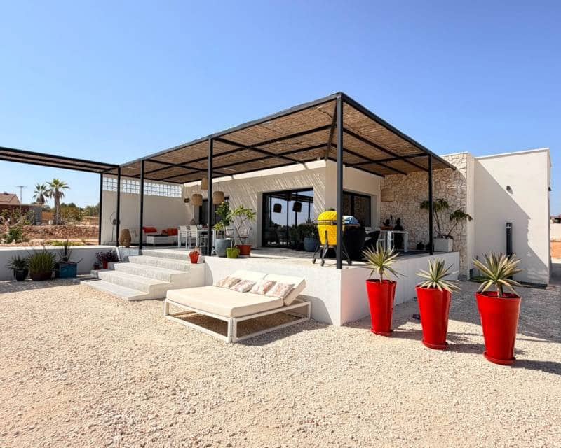 5 Zimmer Villa zu verkaufen in Pinoso mit Pool - 679.000 € (Ref: 10034348)