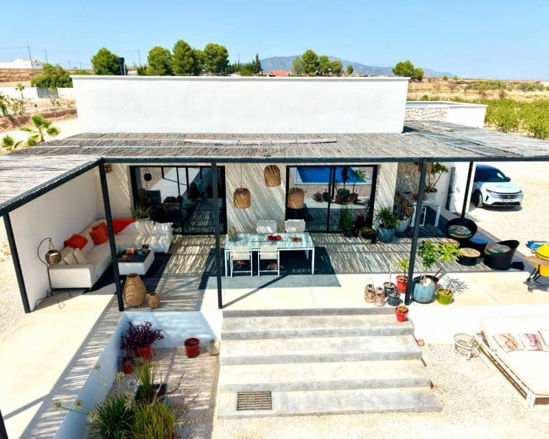 5 Zimmer Villa zu verkaufen in Pinoso mit Pool - 679.000 € (Ref: 10034348)
