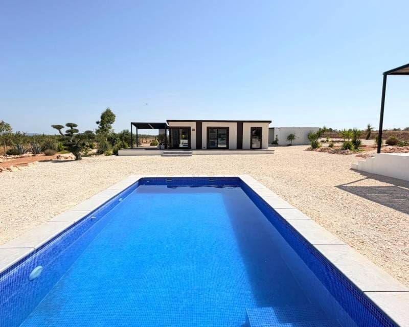5 Zimmer Villa zu verkaufen in Pinoso mit Pool - 679.000 € (Ref: 10034348)