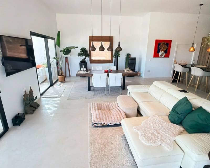5 Zimmer Villa zu verkaufen in Pinoso mit Pool - 679.000 € (Ref: 10034348)