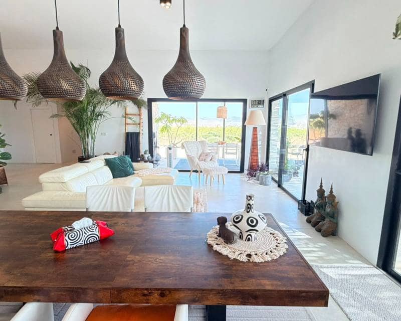 5 Zimmer Villa zu verkaufen in Pinoso mit Pool - 679.000 € (Ref: 10034348)