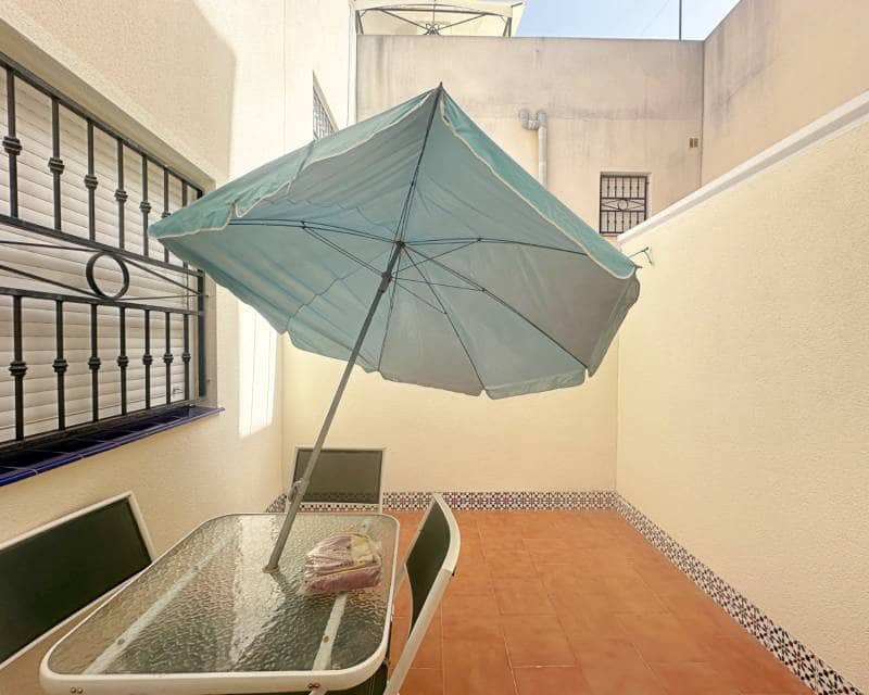 2 bedroom Townhouse for sale in Torrevieja with pool - € 162,500 (Ref: 10034422)