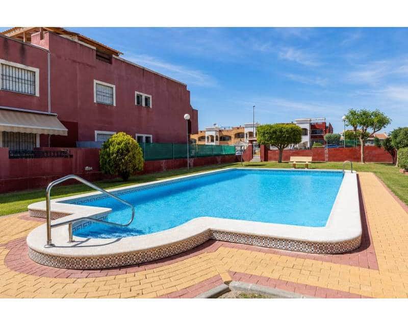 2 bedroom Townhouse for sale in Torrevieja with pool - € 162,500 (Ref: 10034422)