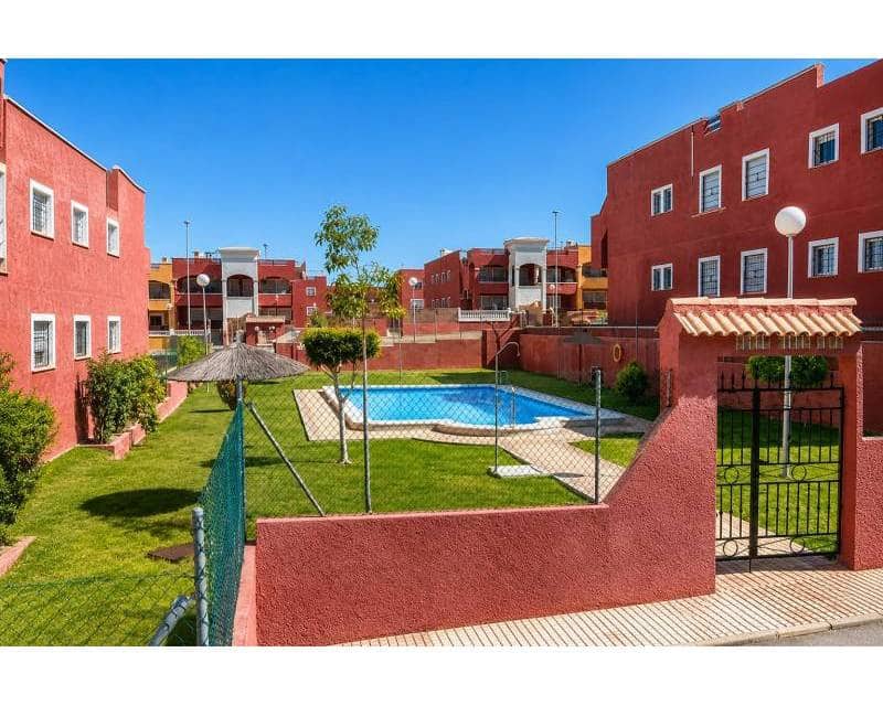 2 bedroom Townhouse for sale in Torrevieja with pool - € 162,500 (Ref: 10034422)